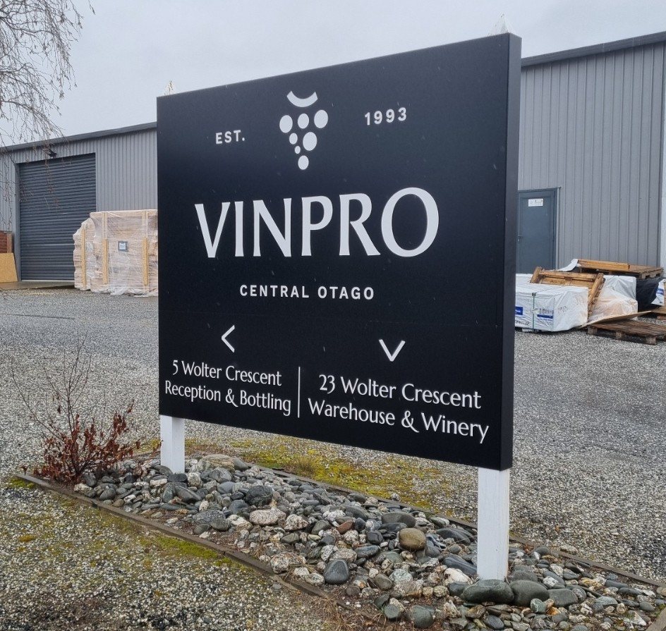 Vinpro directional sign